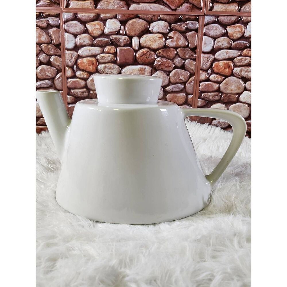 Ikea White Modern Style Tea Pot with Handle and Locking Lid Classic Large